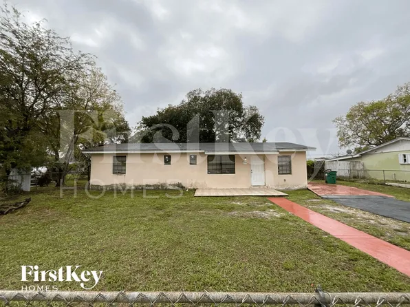 4444 NW 179th Ter, Miami Gardens, FL 33055