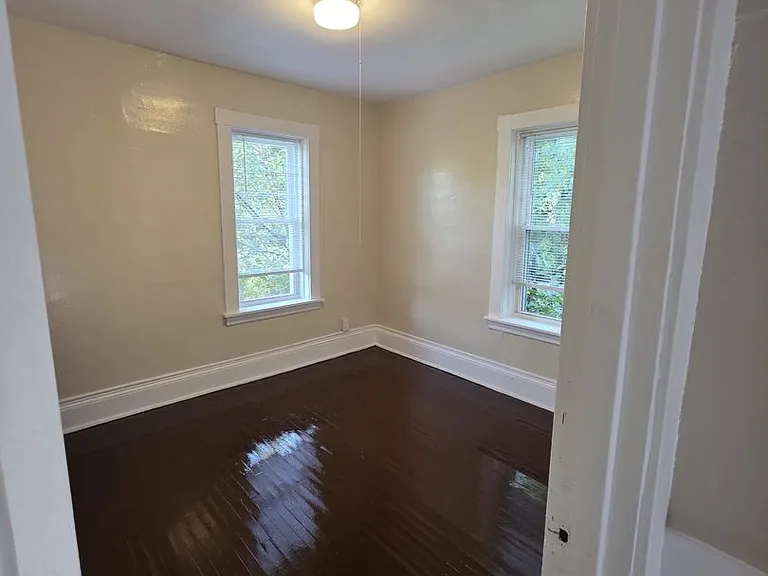 236-240 Locust St — Photo 1