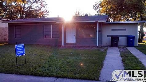 1st image of 1923 Dellcrest Dr