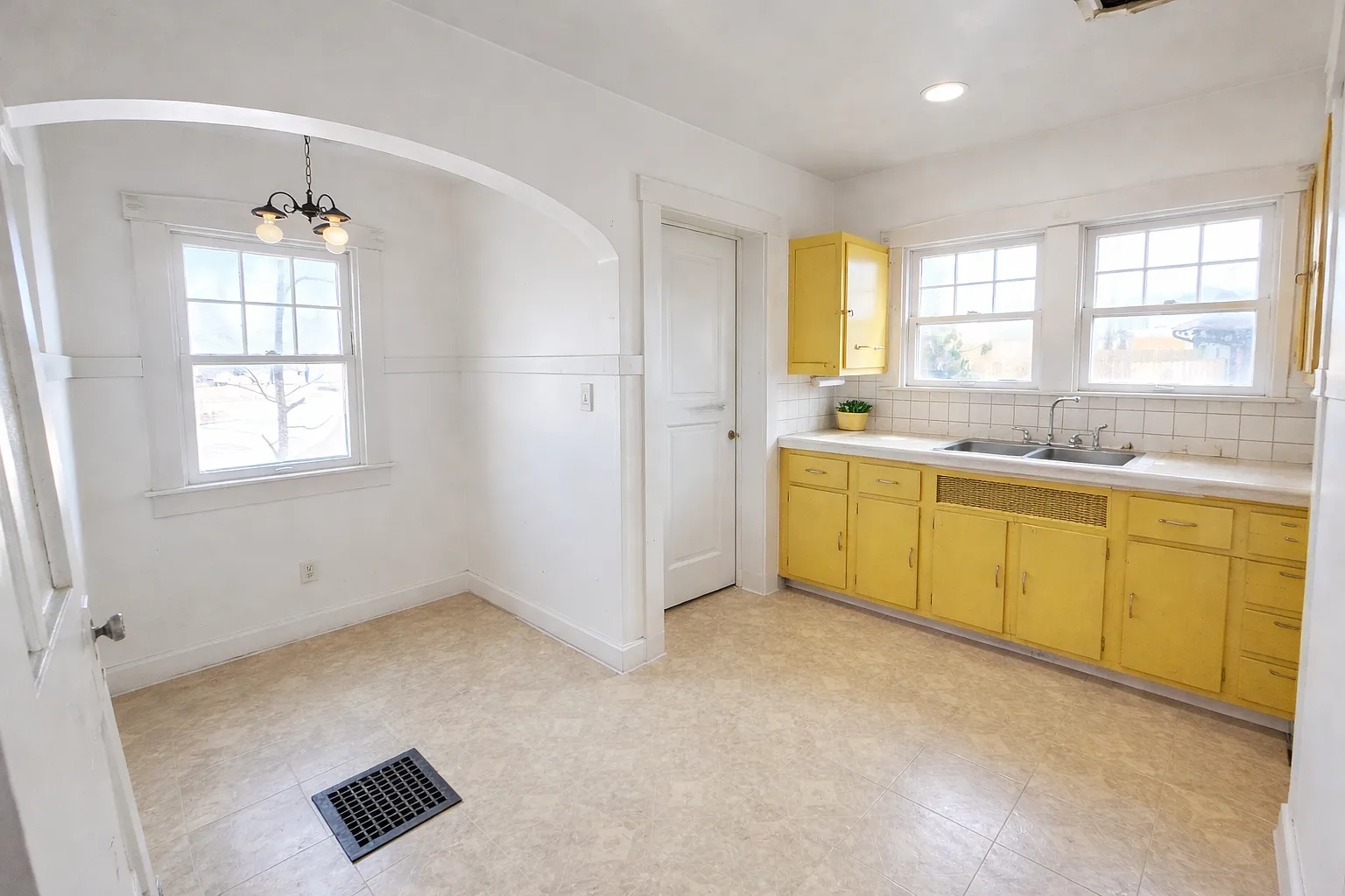 3547 Winthrop Ave — Photo 4