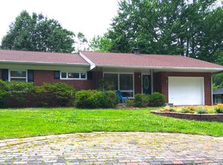 806 S Skyline Dr, Carbondale, IL 62901