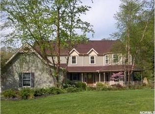 75 Solether Ln, Chagrin Falls, OH 44022