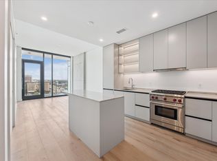 610 Davis St #2011, Austin, TX 78701