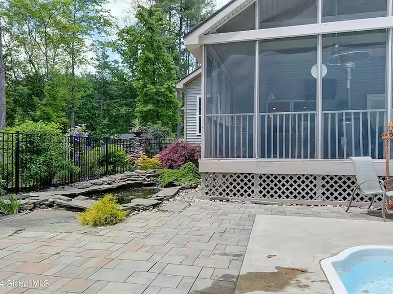 19 Arnold Rd #A — Photo 13
