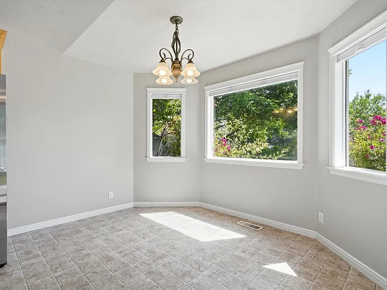782 S Hydra Ave — Photo 27