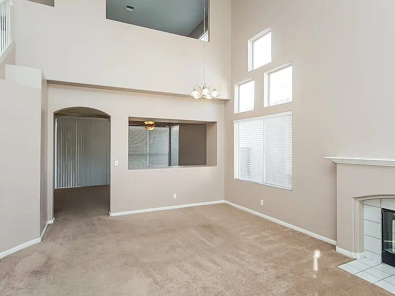 271 Bluefield Ln — Photo 4