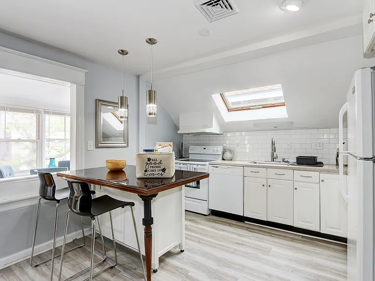 9 N Weymouth Ave #B — Photo 16