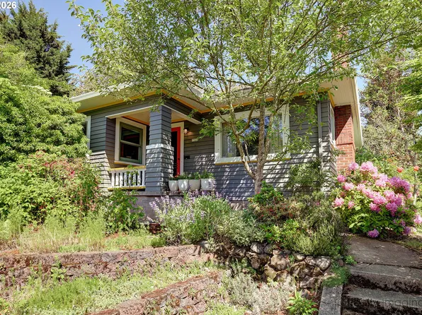 7523 SE Washington St, Portland, OR 97215