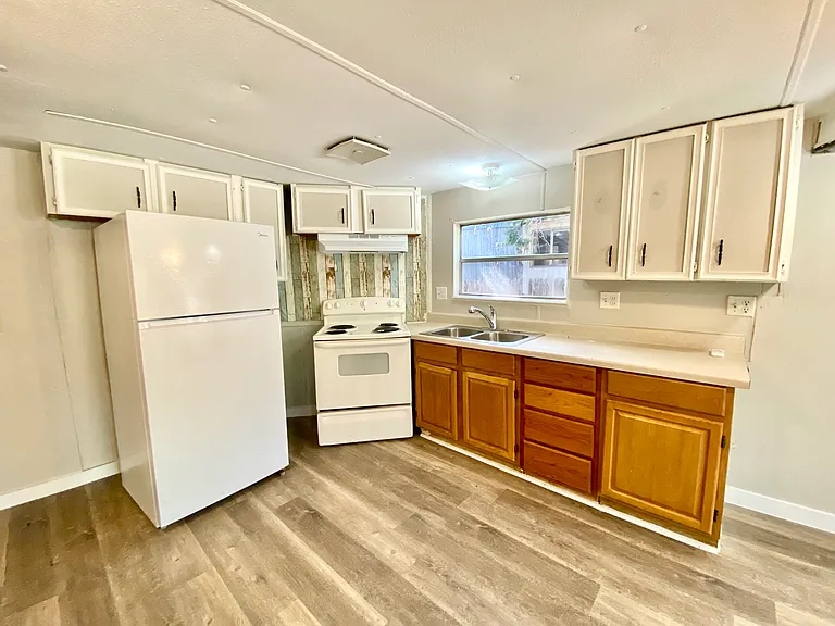109 Harmons Way — Photo 4