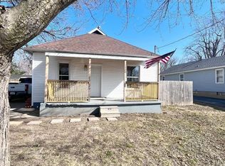 1320 S Houston St, Taylorville, IL 62568