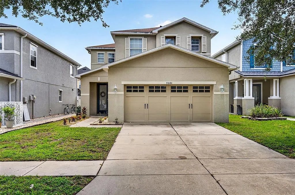 3 bed, 2.5 bath, 1719 sqft, $2,200 — Photo 2