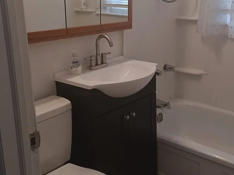 1714 Oakland Ave — Photo 5