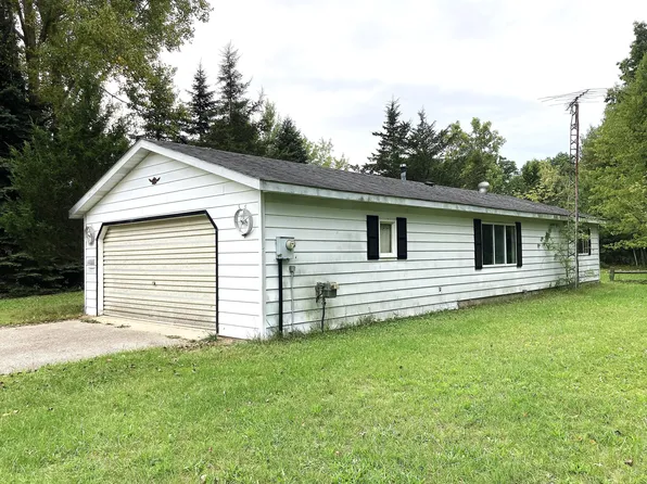 9323 Eva Dr, Crystal, MI 48818