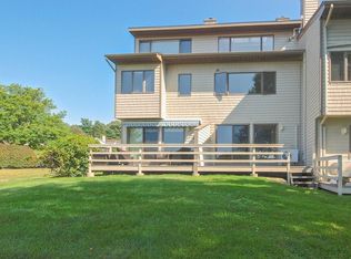102 Windward Ln, Bristol, RI 02809
