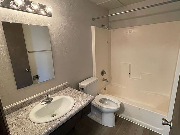 5th image of 1635 Deckner Ave #4
