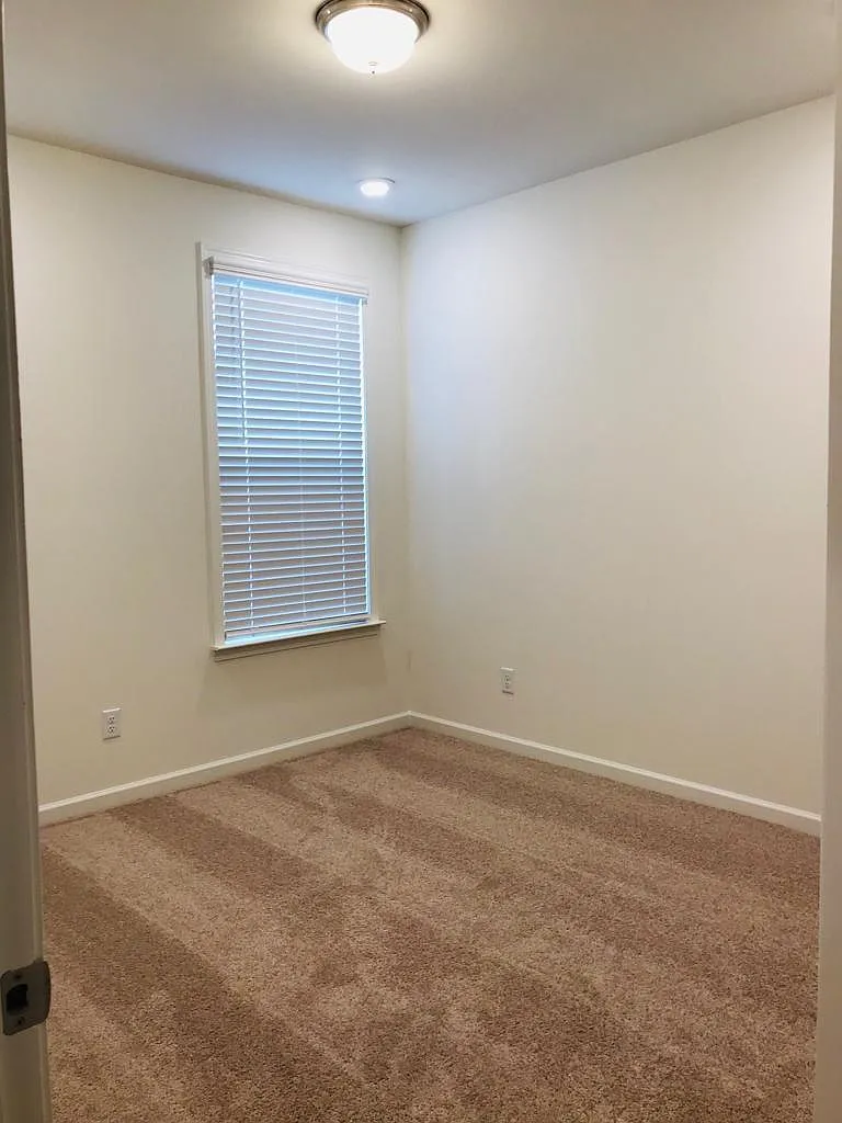 739 Tennypark Ln — Photo 2