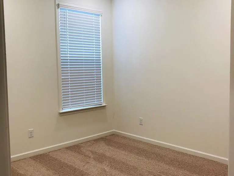 739 Tennypark Ln — Photo 2