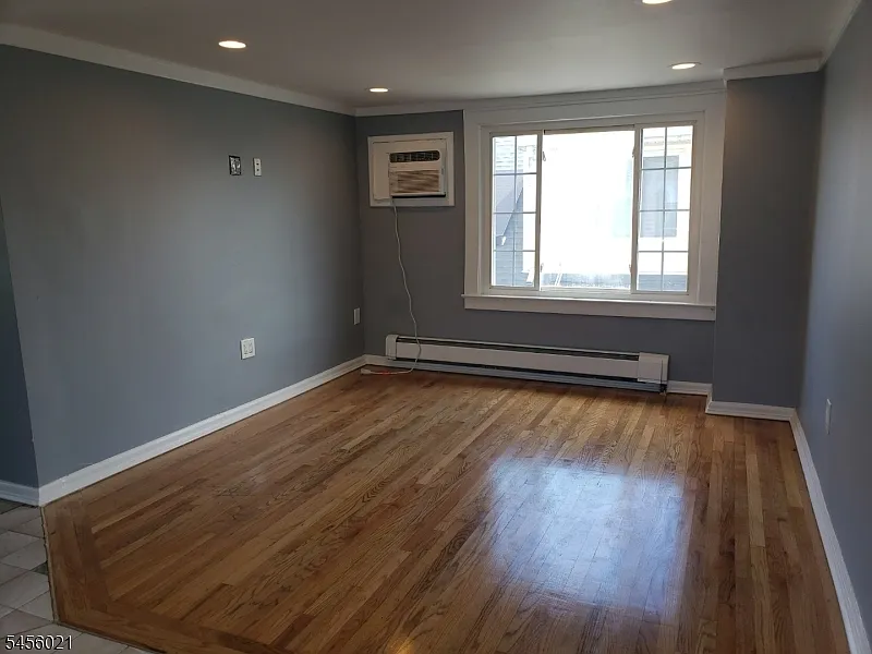 2 bed, 1.0 bath, $2,000 — Photo 2
