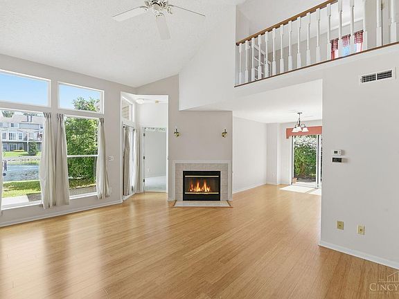 4th image of 490 Madeira Ct