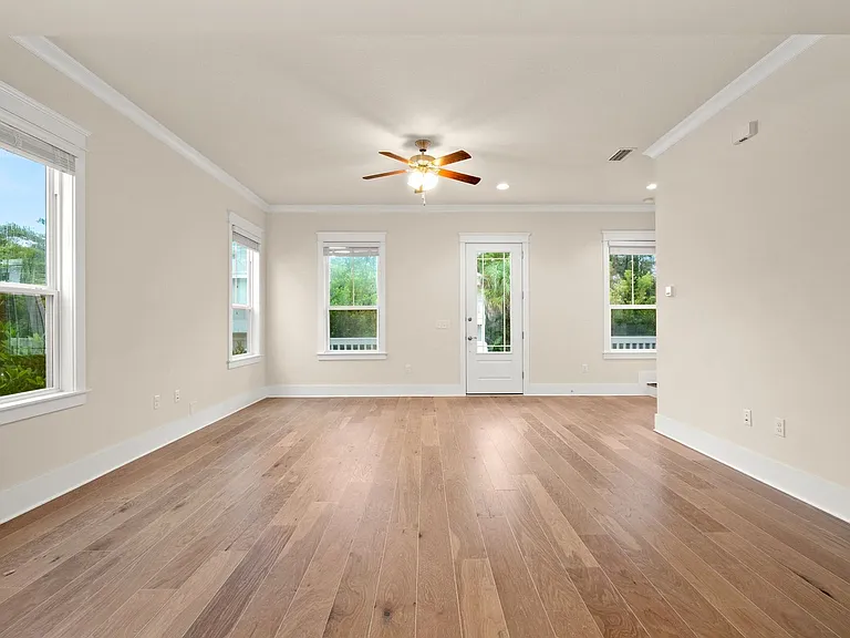 99 Grande Pointe Cir — Photo 6