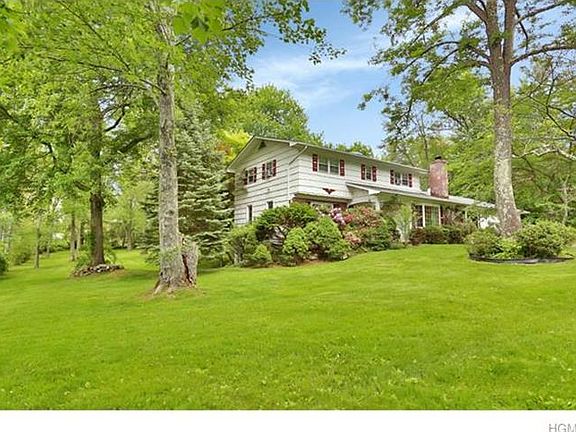 2nd image of 3 Foxwood Ln
