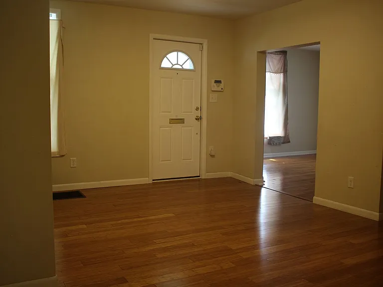 408 E Park St — Photo 2