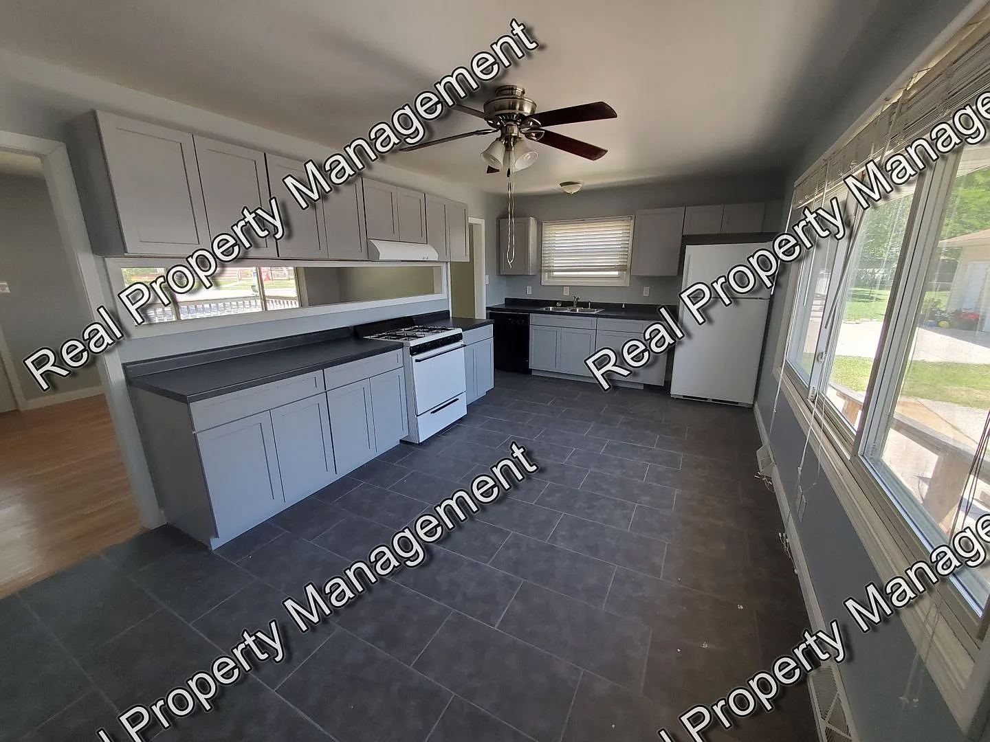 Three Bedroom Crown Point Ranch — Photo 3