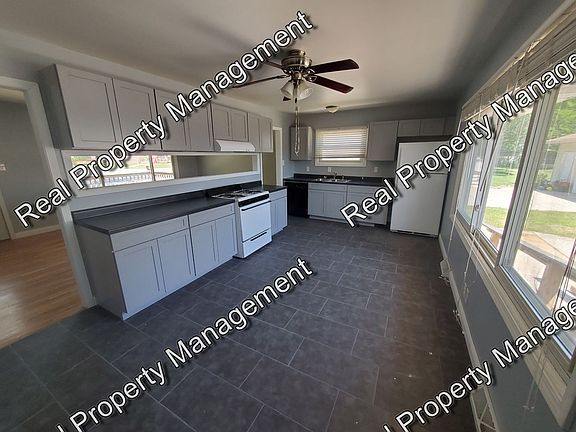 3rd image of 125 Crestview Ln