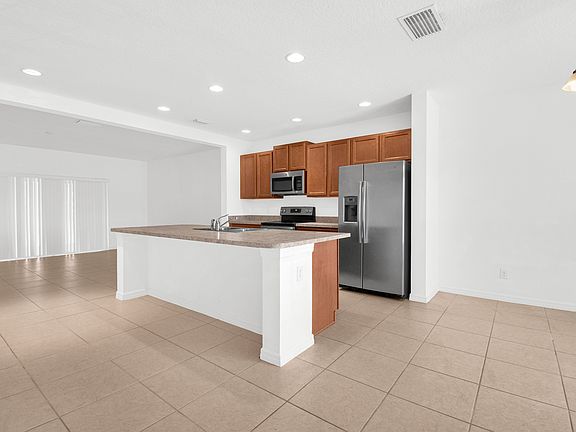 5th image of 271 Annabelle Way