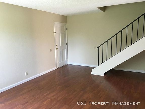 2nd image of 941 Summerside Dr