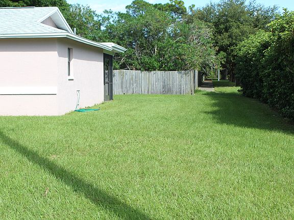 4th image of 9403 Laura Anne Dr