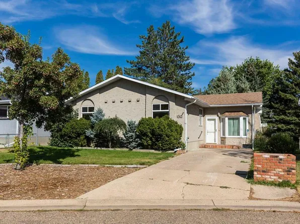 1313 W Huron Pl S, Lethbridge, AB T1K 3L1