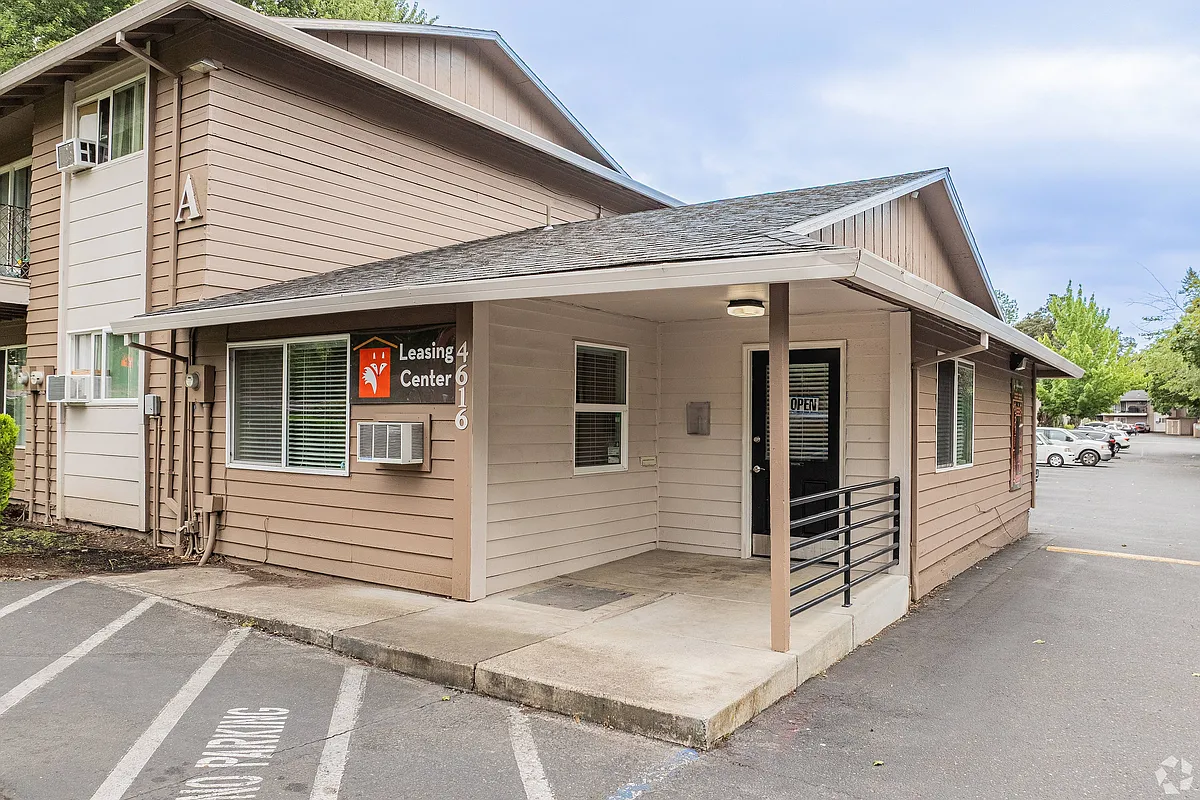 Visit the welcoming leasing office at Fox Pointe Apartments, where our team is ready to assist with your new home search. - Fox Pointe