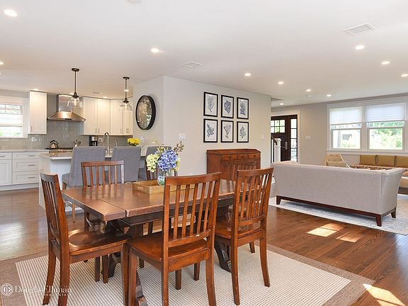 4th image of 15 Vista Way