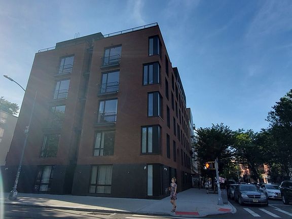 5th image of 420 Tompkins Ave #415