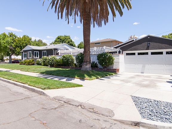 3rd image of 3920 W Clark Ave