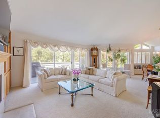 2118 Stonefield Ln, Santa Rosa, CA 95403