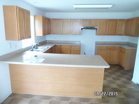5th image of 21444 Carlton St