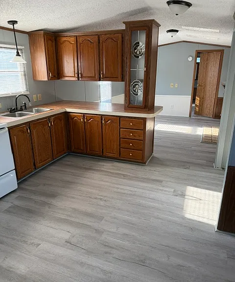 1333 White Oak St — Photo 10