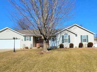 603 Bittersweet Ave, Metamora, IL 61548