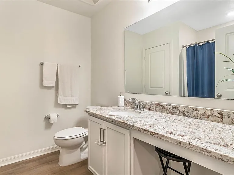 495 Overpool Ave — Photo 4