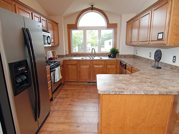 Good-size kitchen area.