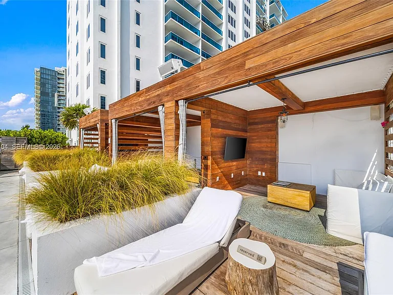 2301 Collins Ave #1030 — Photo 30