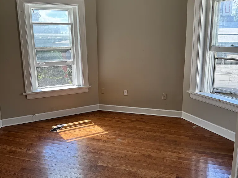 275 Plymouth Ave S #24 — Photo 14