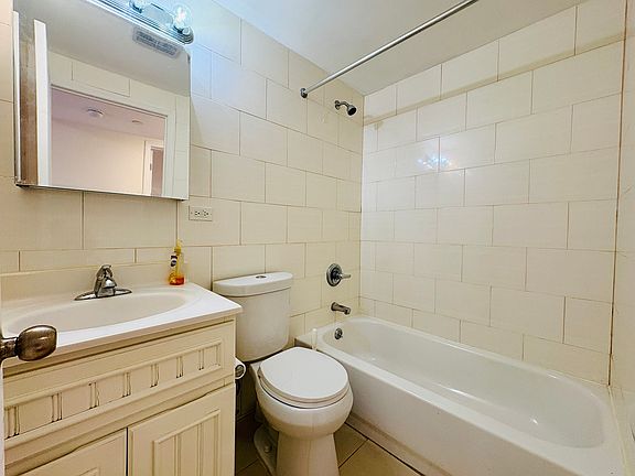 5th image of 114 Bay 49th St #4