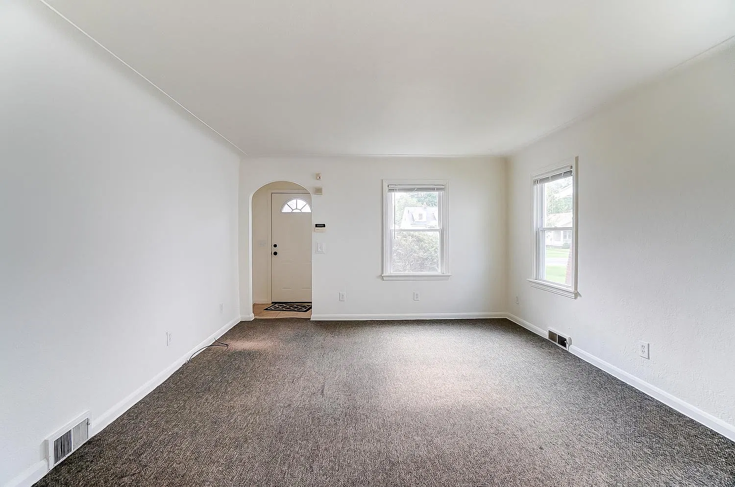5 bed, 1800 sqft, $1,800 — Photo 4
