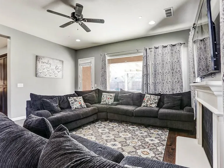 2525 W Connelly Ave — Photo 7
