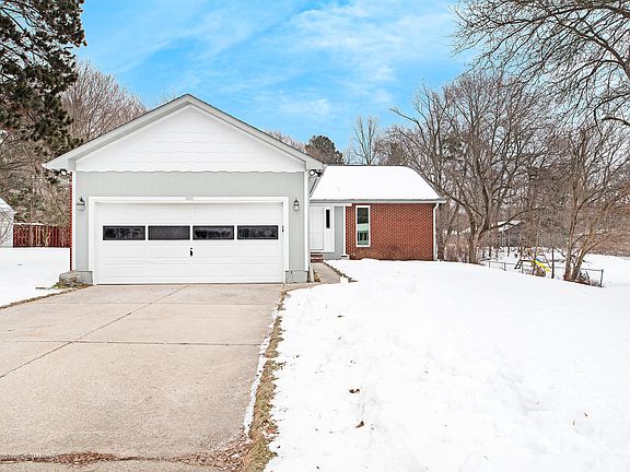 3rd image of 4520 Chippewa Dr