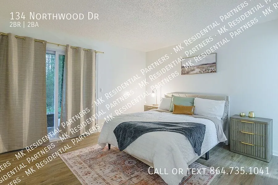 Leasing — Photo 2