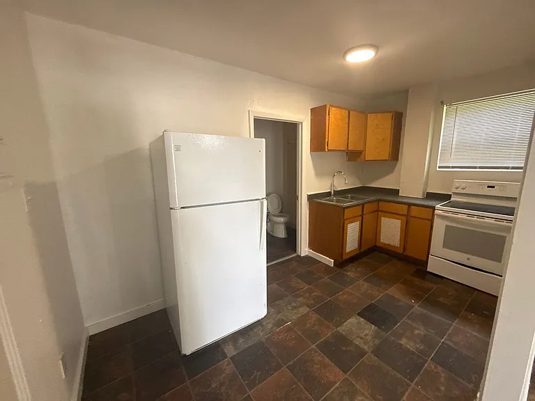 3619 Seminole Ave — Photo 8